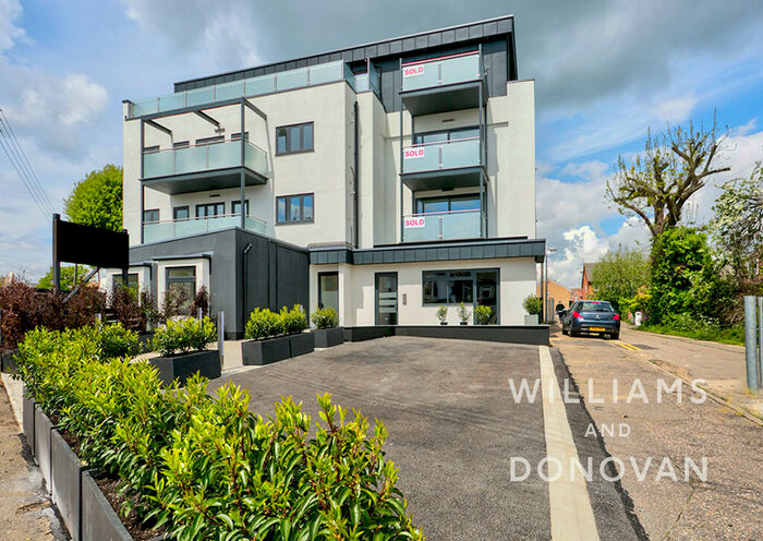 3 Bedroom Penthouse To Rent In Main Road, Hockley, SS5