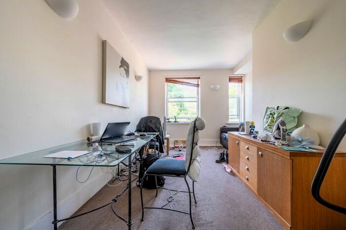 3 Bedroom Maisonette To Rent In Vauban Estate, Bermondsey, London, SE16