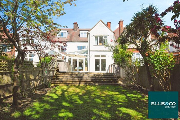 4 Bedroom Semi Detached House For Sale In Wentworth Road, Golders Green, NW11