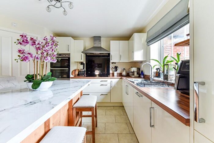 4 Bedroom Detached House For Sale In Swanmore, SO32