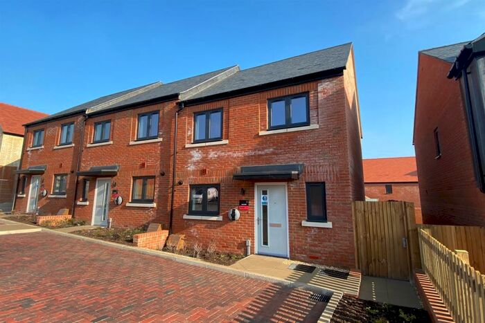 2 Bedroom End Of Terrace House To Rent In Myler Close, Winchester, SO22