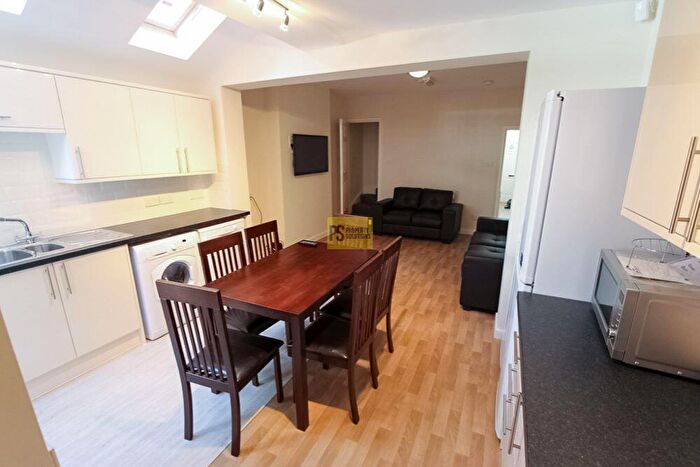 5 Bedroom Terraced House To Rent In Bournbrook Road, Selly Oak, Birmingham, B29