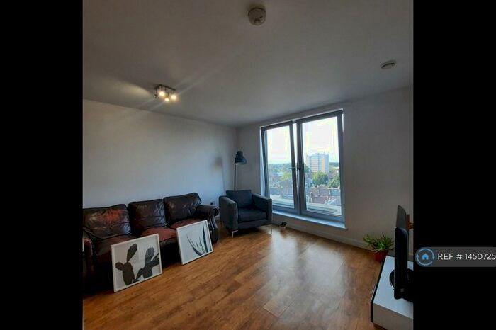 2 Bedroom Flat To Rent In Woodgrange Road, Forest Gate, E7