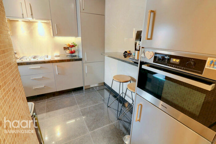 3 Bedroom Terraced House For Sale In Copper Beech Close, Clayhall, IG5