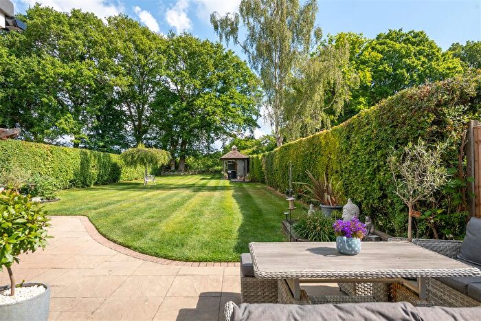 3 Bedroom Detached House For Sale In Park Road, Smallfield, RH6