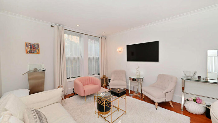 1 Bedroom Flat To Rent In Coleridge Gardens, London, SW10