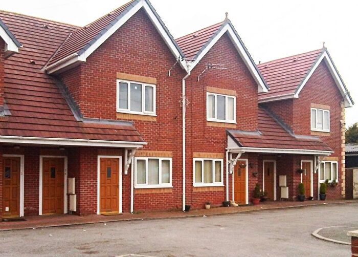 2 Bedroom Flat To Rent In Fletcher Street, Little Lever, Bolton, BL3