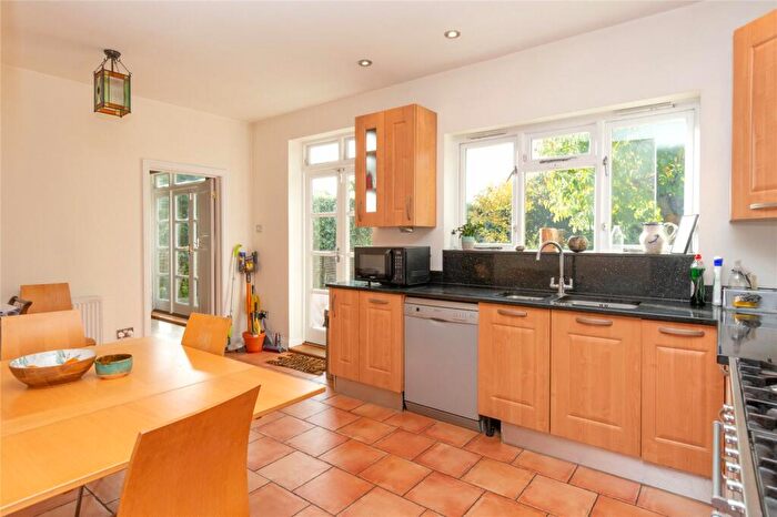 4 Bedroom Detached House For Sale In Beaumont Avenue, St. Albans, AL1