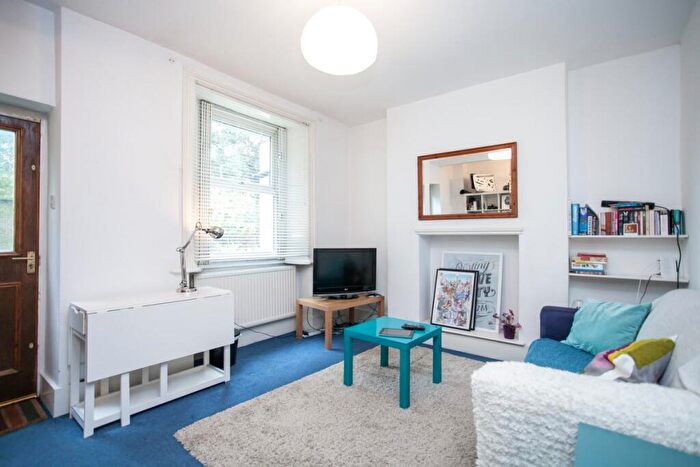 2 Bedroom Flat To Rent In St Pauls Road, Highbury & Islington, N1