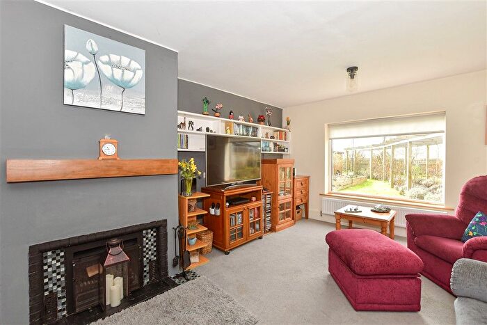 3 Bedroom Detached House For Sale In Station Road, Isfield, East Sussex, TN22