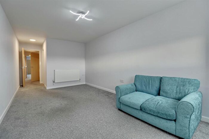 1 Bedroom Flat To Rent In High Street, Cosham, PO6