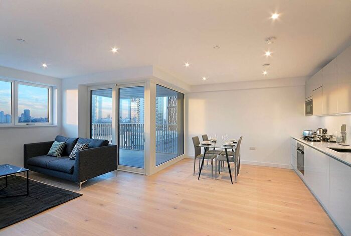 1 Bedroom Flat To Rent In Walworth Road, Elephant And Castle, London, SE17