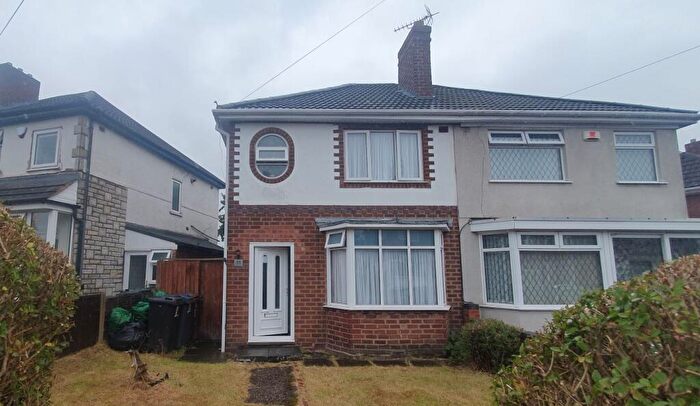 3 Bedroom Semi Detached House For Sale In Burford Road, Kingstanding, Birmingham, West Midlands, B44