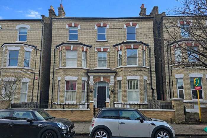 2 Bedroom Flat To Rent In Lambert Road, Brixton, London, SW2