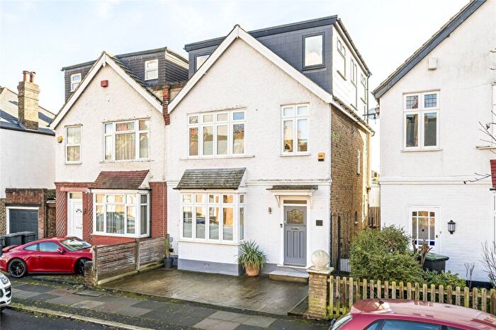 5 Bedroom Semi Detached House For Sale In Heather Road, London, SE12