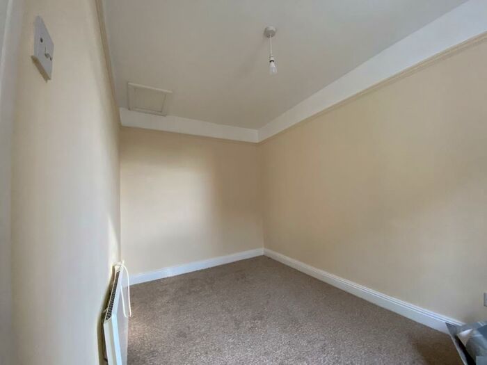 2 Bedroom Apartment To Rent In Victoria Place, Victoria Gardens, Newark