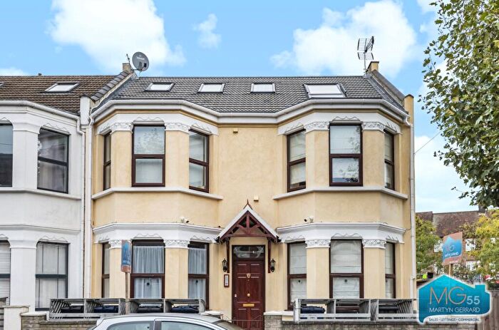 1 Bedroom Apartment To Rent In Churchfield Avenue, North Finchley, London, N12