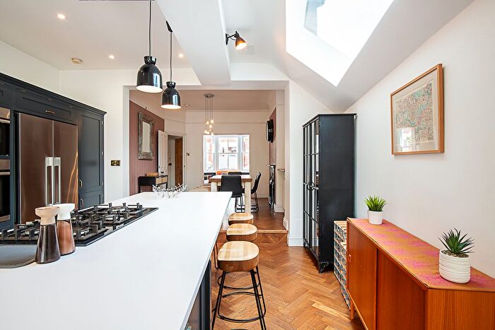 4 Bedroom Town House To Rent In Kinsale Road, London, SE15
