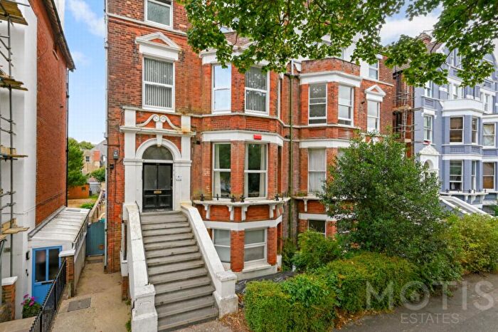 2 Bedroom Apartment To Rent In Earls Avenue, Folkestone, CT20