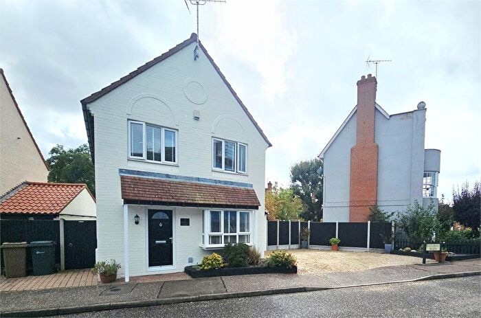 3 Bedroom Detached House For Sale In Bucklebury Heath, South Woodham Ferrers, South Woodham Ferrers, Chelmsford., CM3