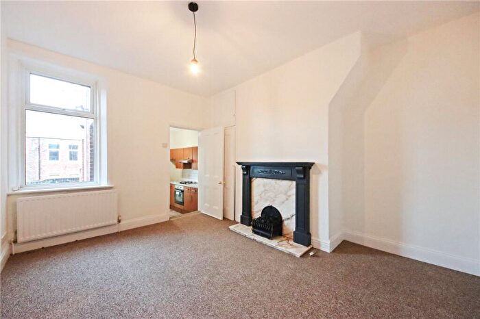 2 Bedroom Flat To Rent In Fern Dene Road, Saltwell, Gateshead, NE8