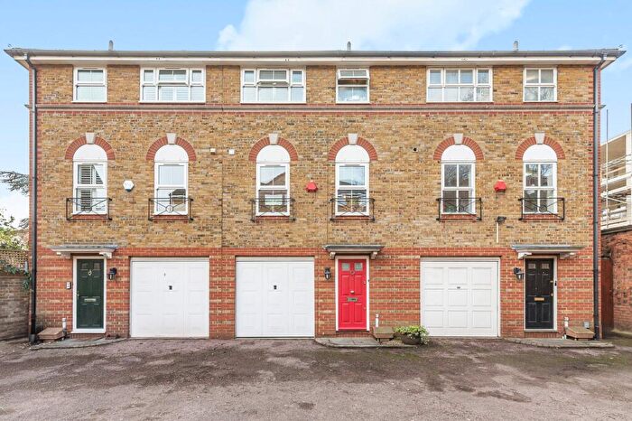 3 Bedroom House For Sale In Collard Place, Camden Town, NW1