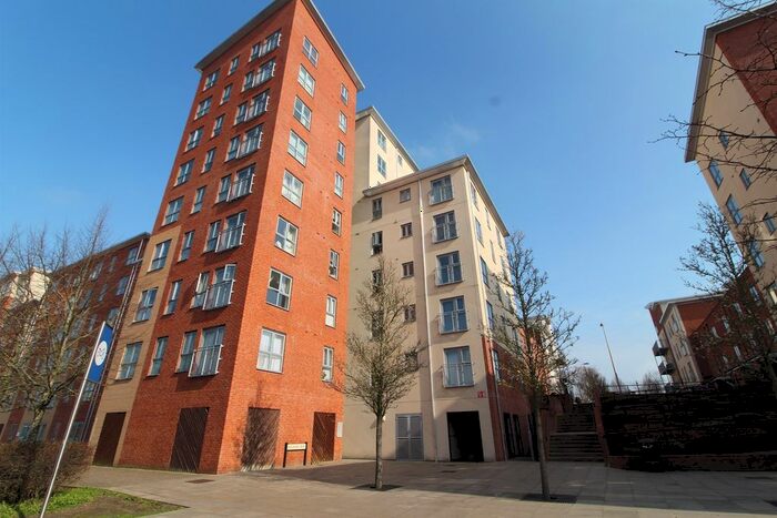 2 Bedroom Flat To Rent In Lansdowne House, Reading, RG30