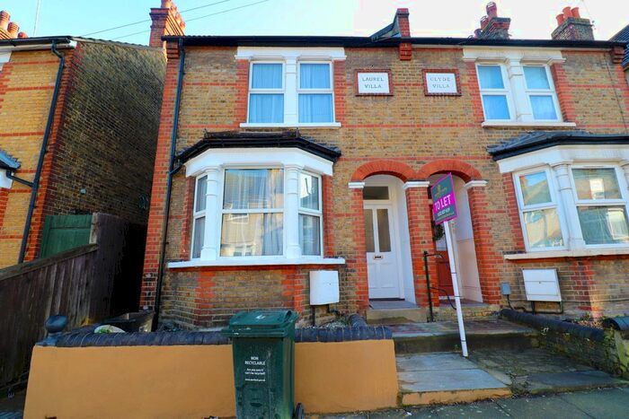 4 Bedroom Semi-Detached House To Rent In Westgate Road, Dartford, DA1