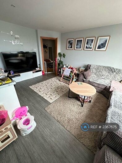 2 Bedroom Flat To Rent In Hollies House, Potters Bar, EN6