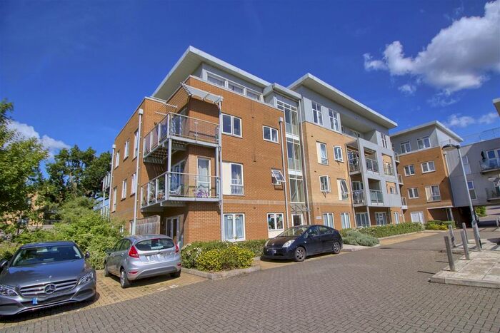 2 Bedroom Flat To Rent In Korda Close, Borehamwood, WD6