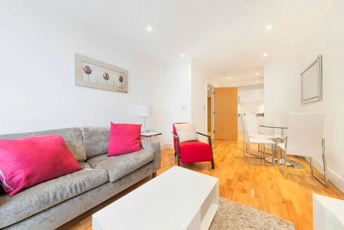 1 Bedroom Flat To Rent In Empire Reach, Dowells Street, Greenwich, London, SE10