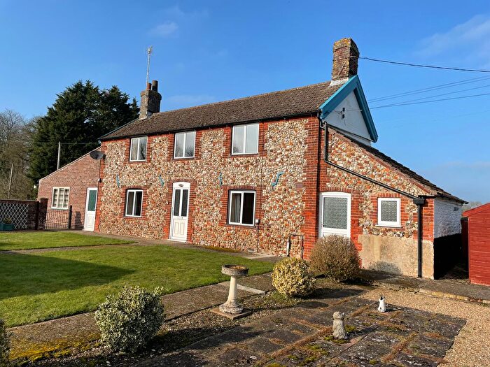 1 Bedroom Cottage For Sale In Fakenham Road, Sculthorpe, NR21