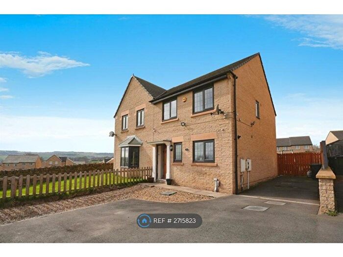 2 Bedroom Semi-detached House To Rent In Dean House Gate, Bradford, BD15