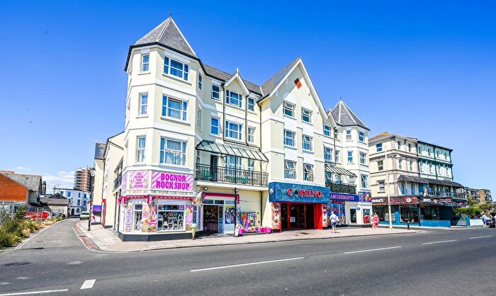 1 Bedroom Flat To Rent In Lennox Street, Cavendish House Lennox Street, PO21