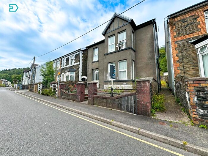 6 Bedroom Detached House For Sale In Llantwit Road, Treforest, CF37