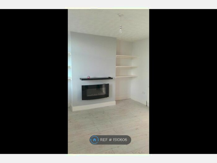 1 Bedroom Terraced House To Rent In South End Terrace, Leeds, LS13