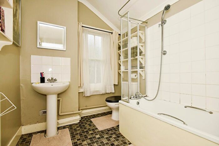 2 Bedroom Terraced House For Sale In Catherine Street, Rochester, Kent, ME1
