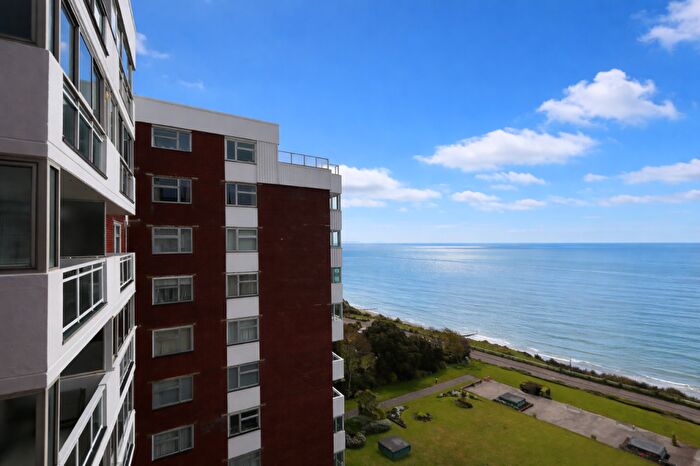 3 Bedroom Flat To Rent In Grove Road, Bournemouth, BH1