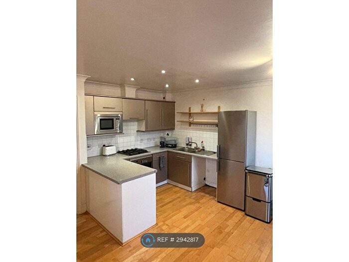 2 Bedroom Flat To Rent In Pyramid Court, Kingston Upon Thames, KT1