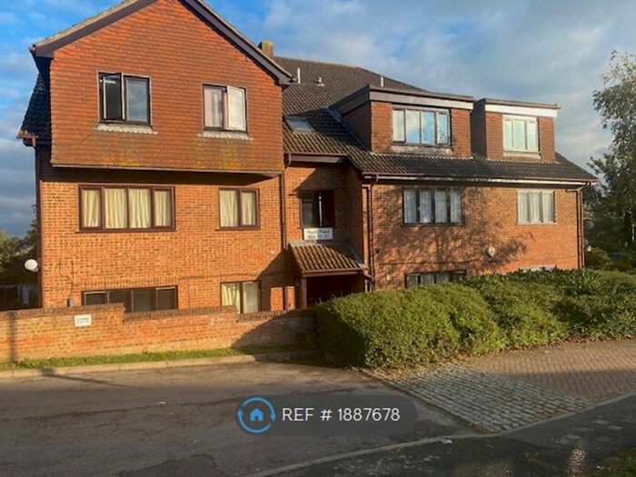 2 Bedroom Flat To Rent In Wyatt Place, Rochester, ME2