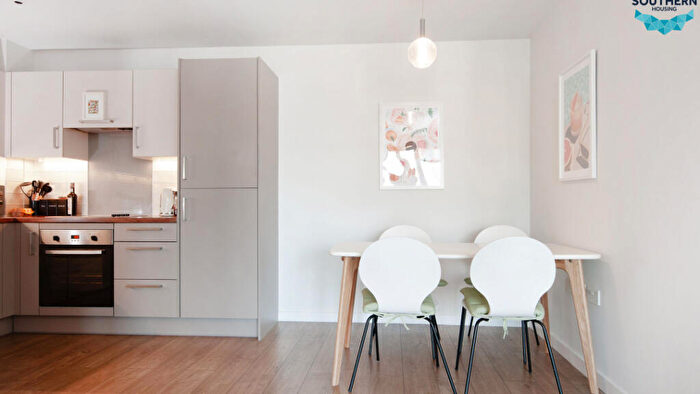 1 Bedroom Flat For Sale In Riverlight Quay, Battersea, London, , Battersea, London, SW11
