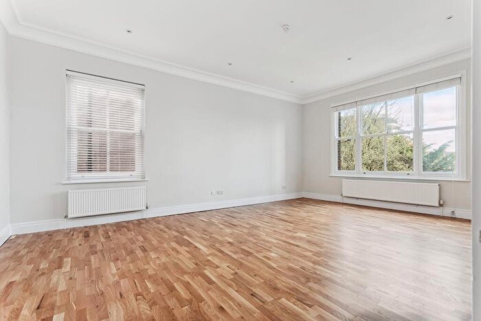 3 Bedroom Flat To Rent In Palm Court, NW3