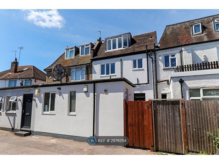 1 Bedroom Flat To Rent In Crawford Road, Hatfield, AL10