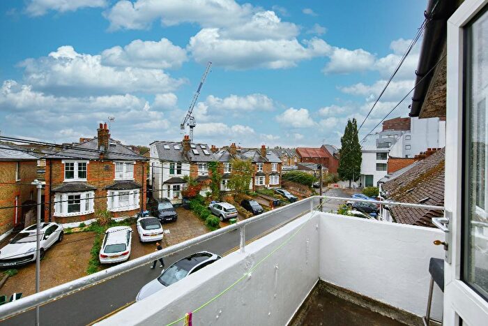2 Bedroom Flat To Rent In The Bittoms, Kingston Upon Thames, KT1