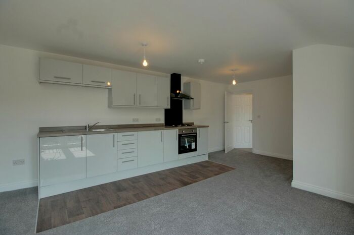 2 Bedroom Flat To Rent In Hendal Rise, Wakefield, WF2
