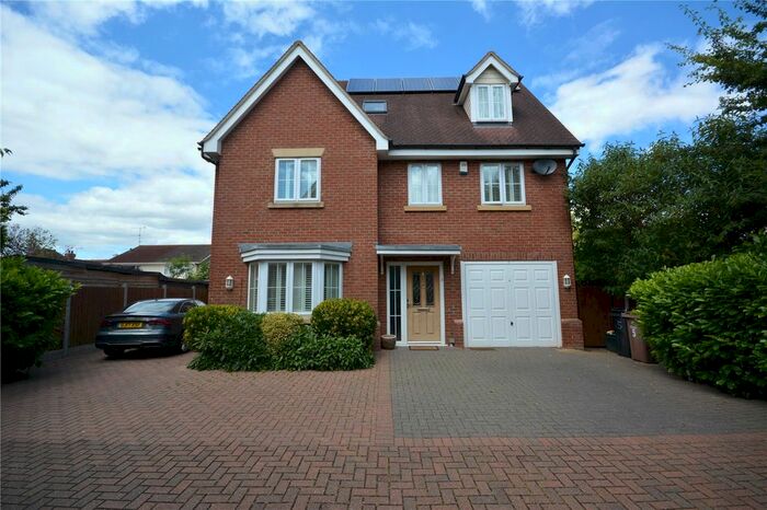 5 Bedroom Detached House To Rent In The Cedars, Chelmsford, CM2