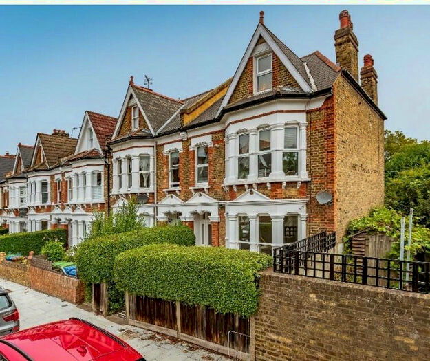 2 Bedroom Flat To Rent In Wyneham Road, Herne Hill, SE24