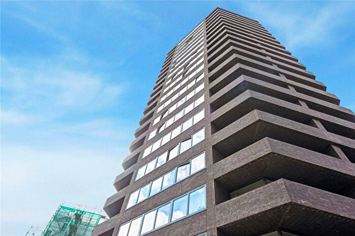 1 Bedroom Flat For Sale In Penn Street, London, N1 - Photo 2
