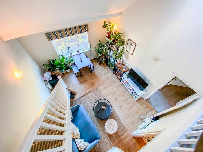 1 Bedroom Flat To Rent In Sopwith Way, Kingston, Kingston Upon Thames, KT2