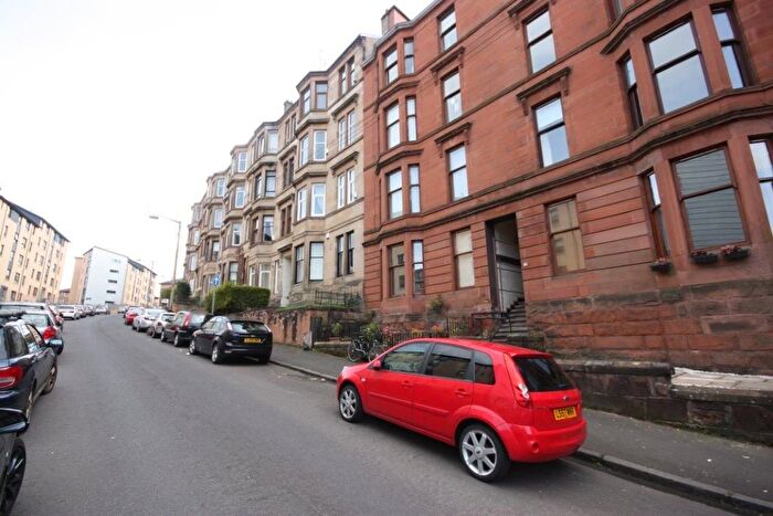 2 Bedroom Flat To Rent In Flat /, Oban Drive, Glasgow, G20